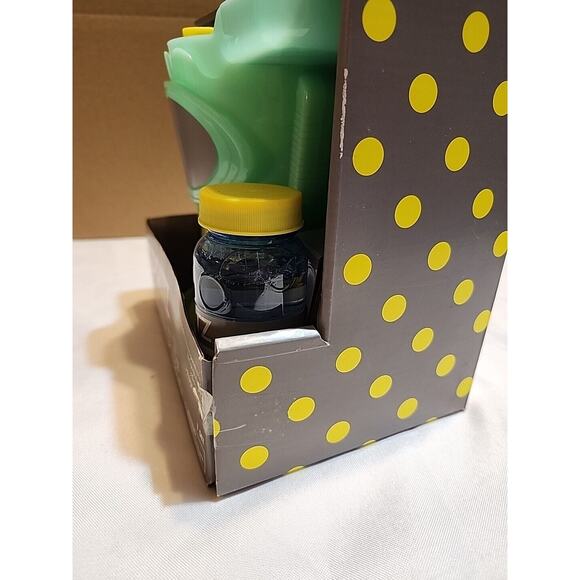 Spritz Bubble Maker Set 20,000 Bubbles in Five Minutes 4 oz Bubbles - Picture 7 of 8